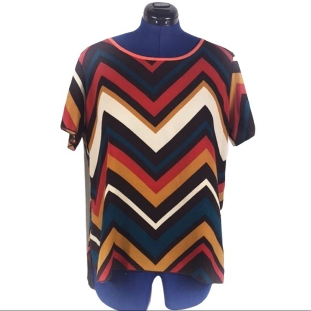 NWT Moa XL retro chevron pattern hi/low hem short‎ sleeve crew neck top